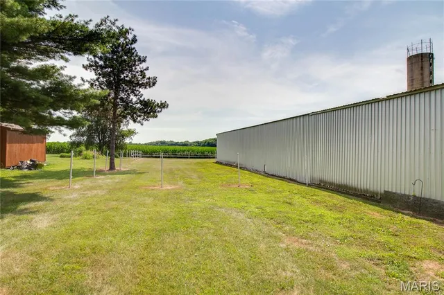 $148,000 | 32312 Pleasant Hill Road, Girard, IL 62640