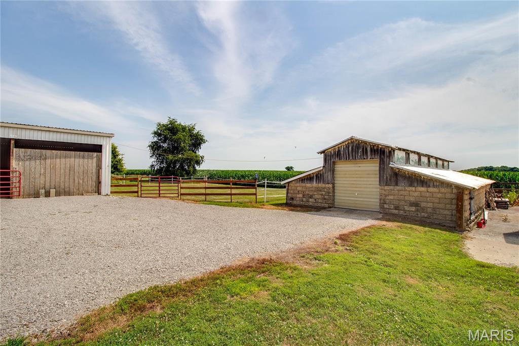 32312 Pleasant Hill Road Girard, IL 62640 - Photo 40 of 40