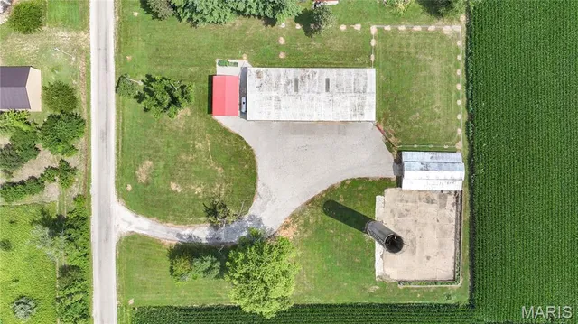 $148,000 | 32312 Pleasant Hill Road, Girard, IL 62640