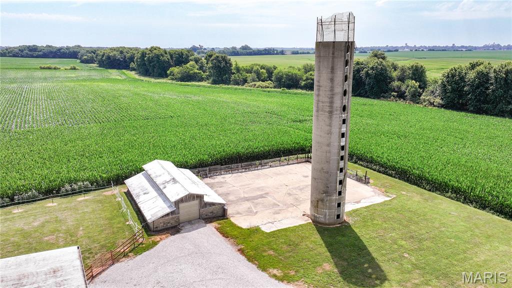 32312 Pleasant Hill Road Girard, IL 62640 - Photo 8 of 40