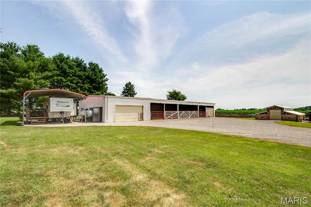 32312 Pleasant Hill Road Girard, IL 62640 - Photo 10 of 40