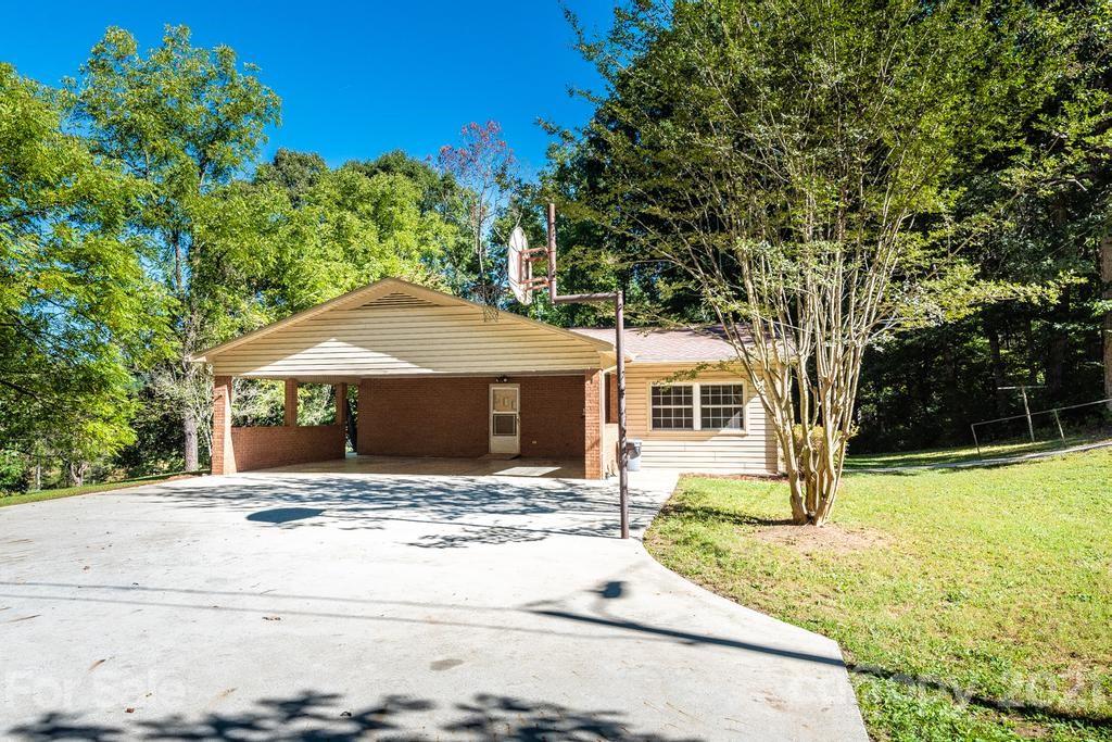4367 Miller Bridge Road Connelly Springs, NC 28612 - Photo 8 of 46 Gallery Image 8