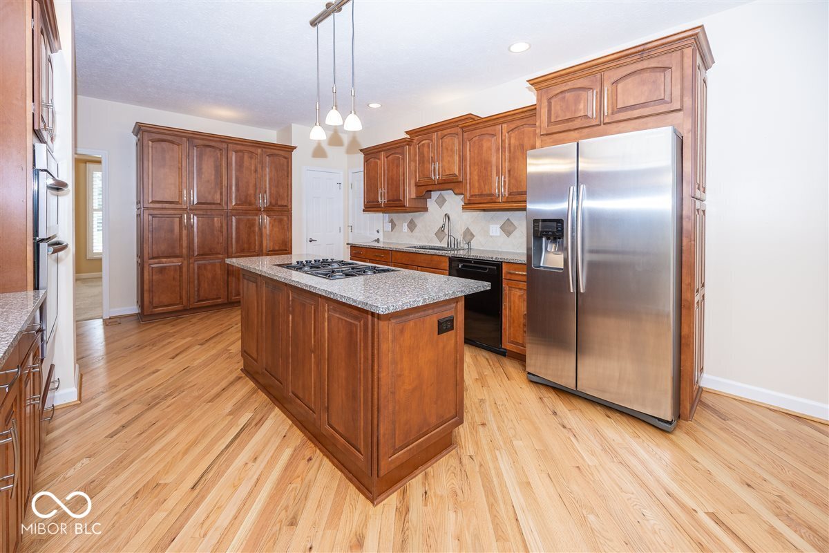 11368 Royal Circle Carmel, IN 46032 - Photo 12 of 35