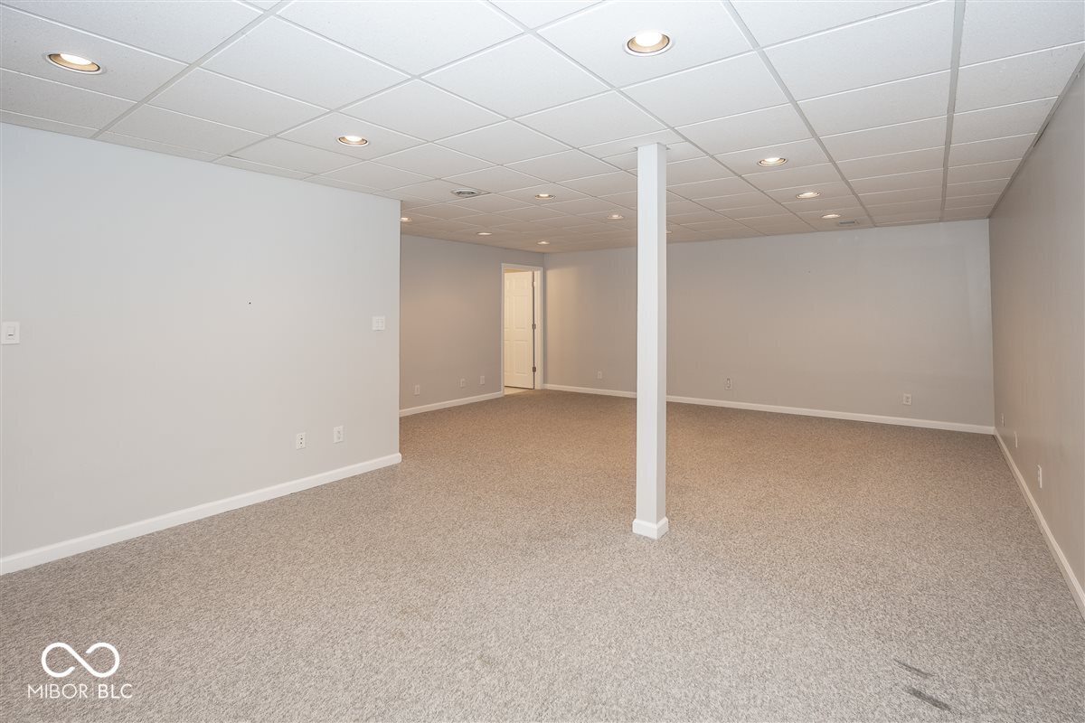 11368 Royal Circle Carmel, IN 46032 - Photo 26 of 35