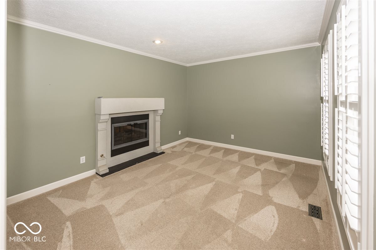 11368 Royal Circle Carmel, IN 46032 - Photo 4 of 35