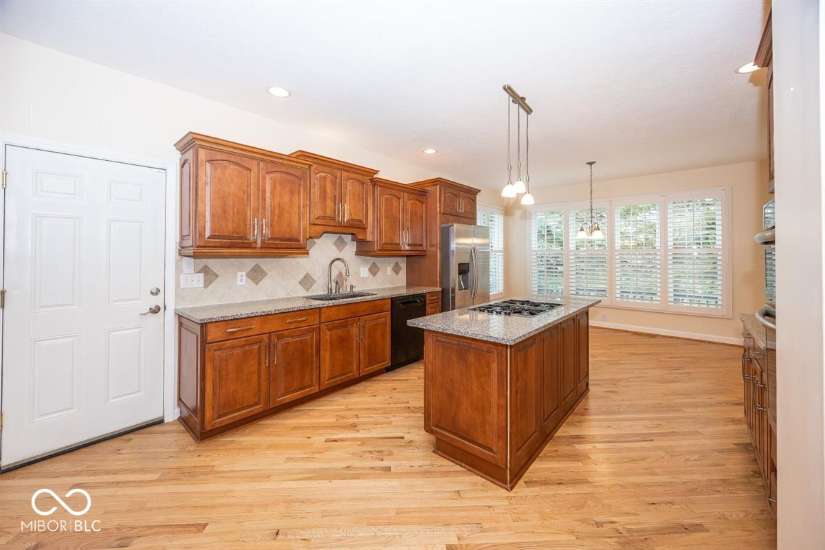 11368 Royal Circle Carmel, IN 46032 - Photo 10 of 35