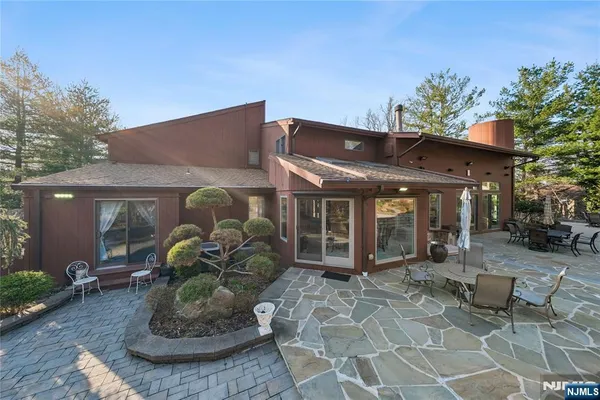 $3,290,000 | 93 Jackson Drive, Cresskill, NJ 07626