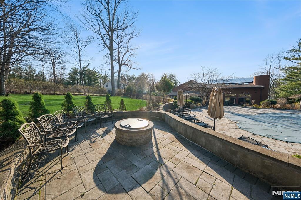 93 Jackson Drive Cresskill, NJ 07626 - Photo 33 of 37