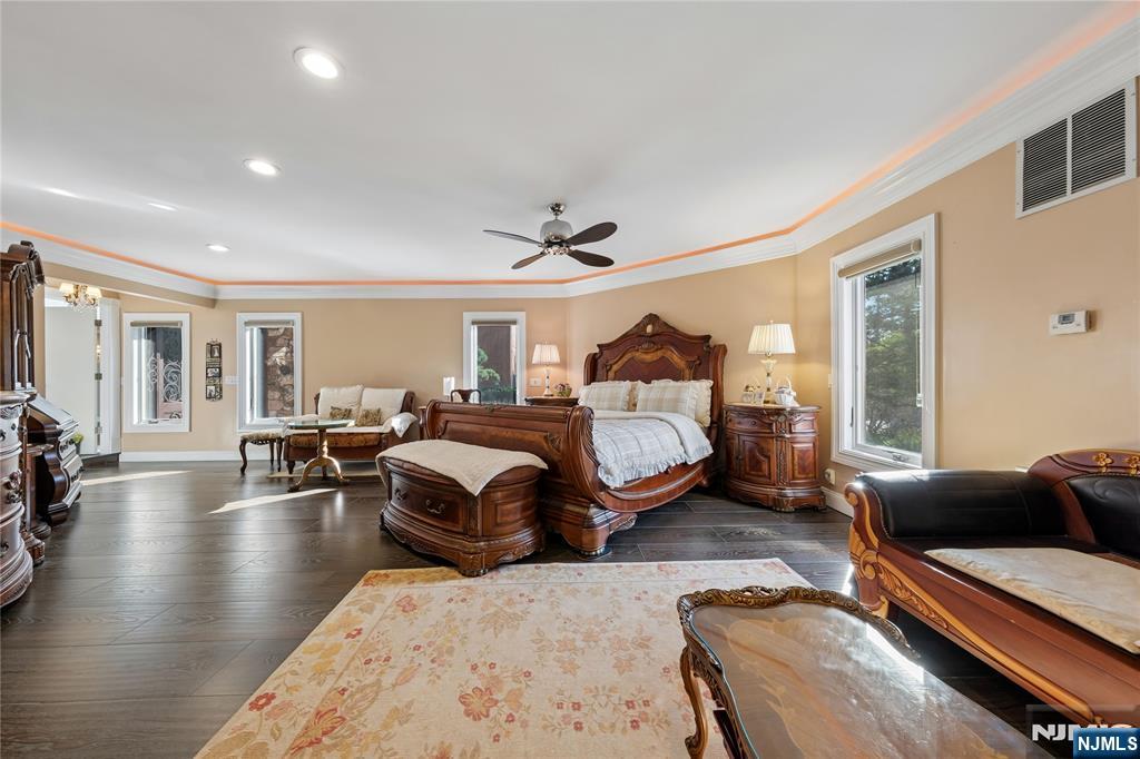 93 Jackson Drive Cresskill, NJ 07626 - Photo 10 of 37