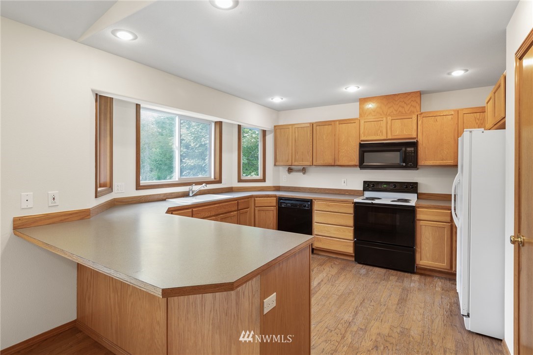 41 Ripplebrook Drive Port Angeles, WA 98362 - Photo 5 of 30 Gallery Image 5