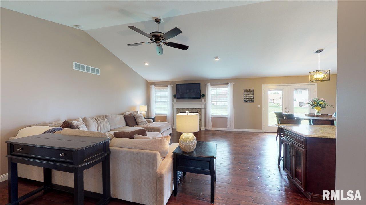 189 Yordy Road Morton, IL 61550 - Photo 12 of 30 Gallery Image 12