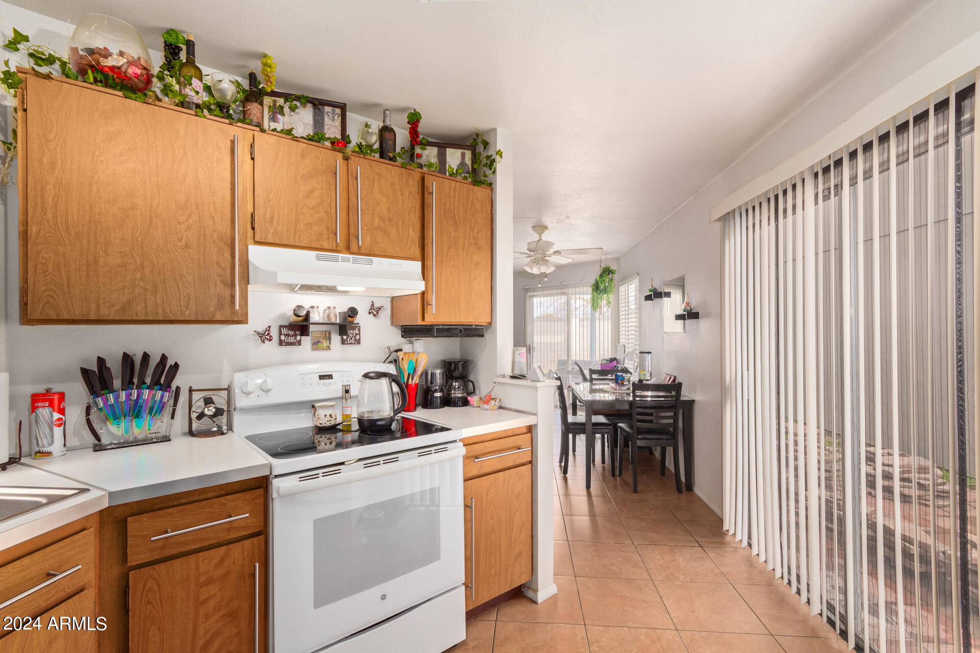4506 East Vineyard Road Phoenix, AZ 85042 - Photo 16 of 25 19 - Vineyard