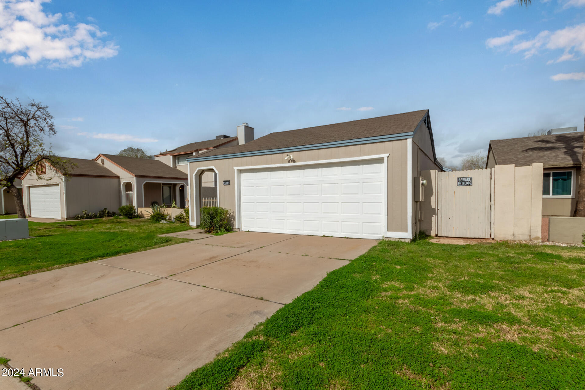 4506 East Vineyard Road Phoenix, AZ 85042 - Photo 4 of 25 05 - Vineyard