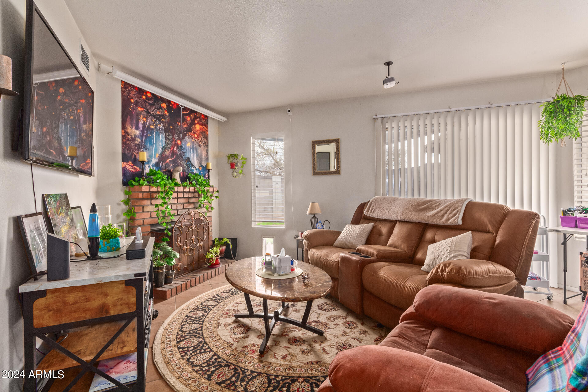 4506 East Vineyard Road Phoenix, AZ 85042 - Photo 8 of 25 10 - Vineyard
