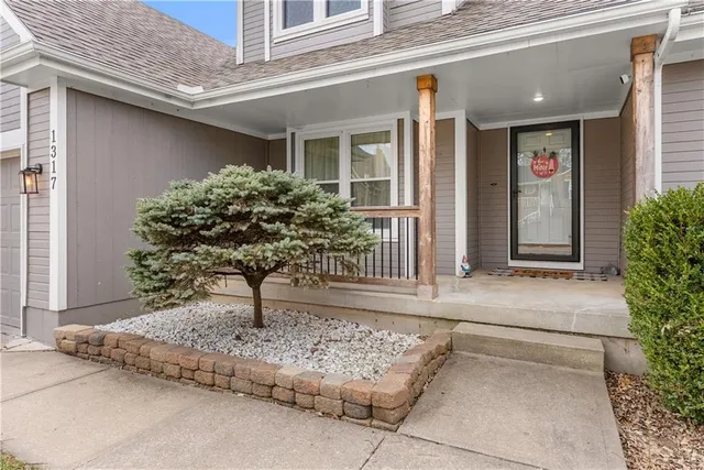 $379,000 | 1317 Northeast Quail Walk Drive, Blue Springs, MO 64014