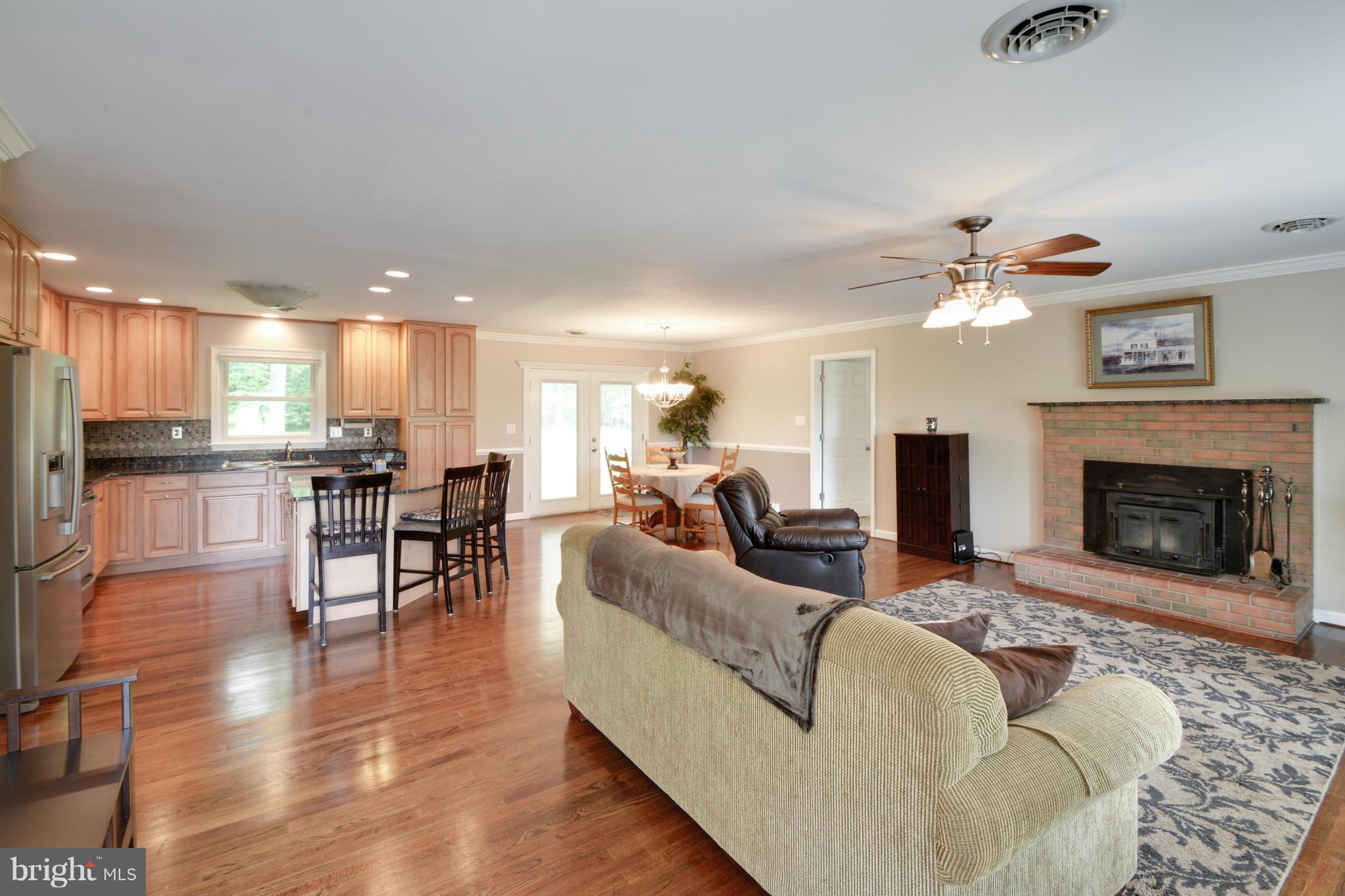 8159 Rogues Road Catlett, VA 20119 - Photo 2 of 26 Living Room