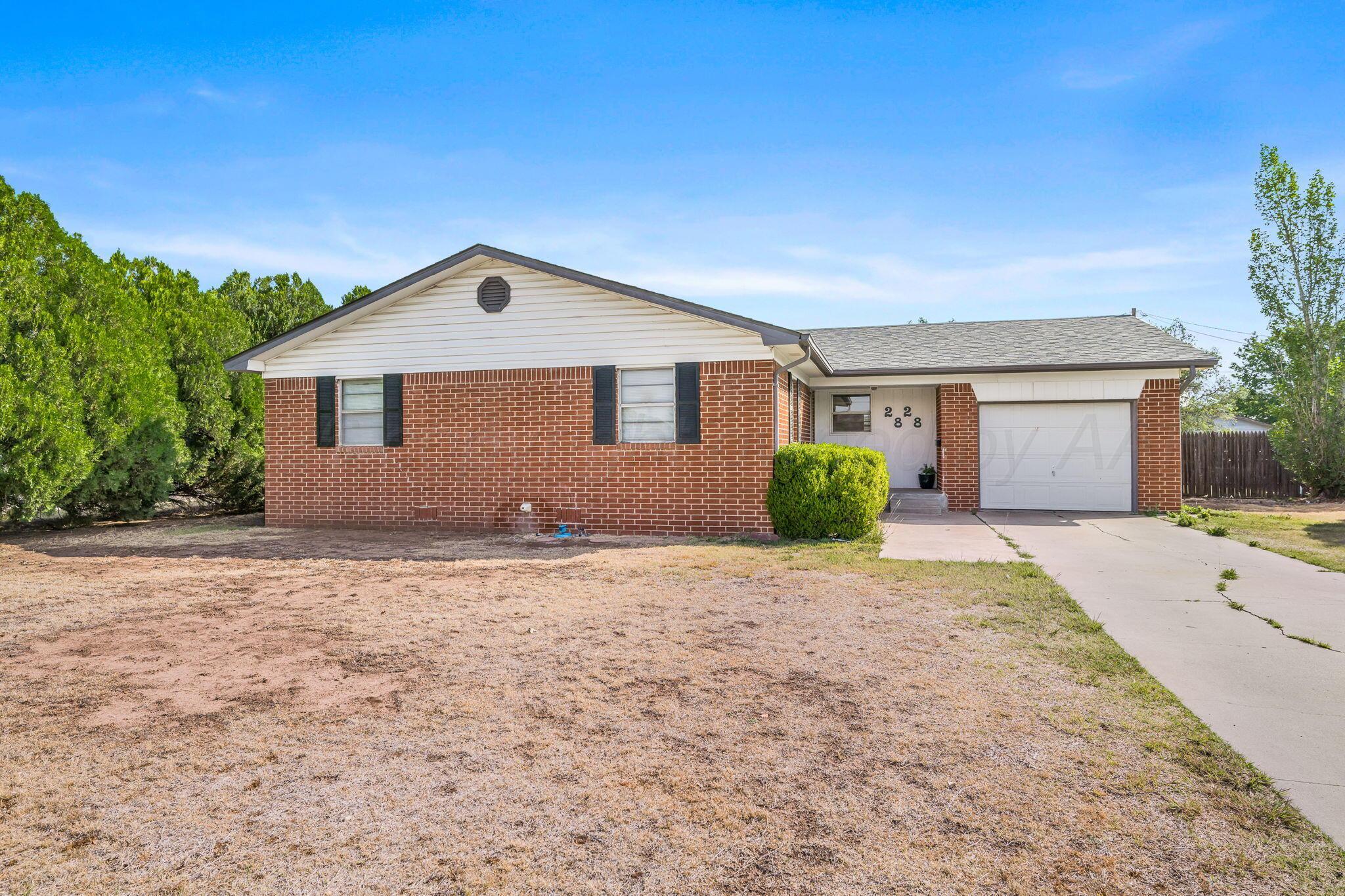 2828 Armand St 02