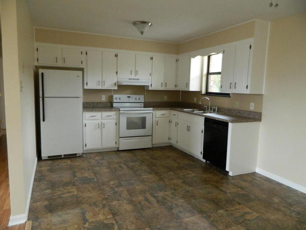 930 Ragle Street Church Hill, TN 37642 - Photo 4 of 20 Kitchen