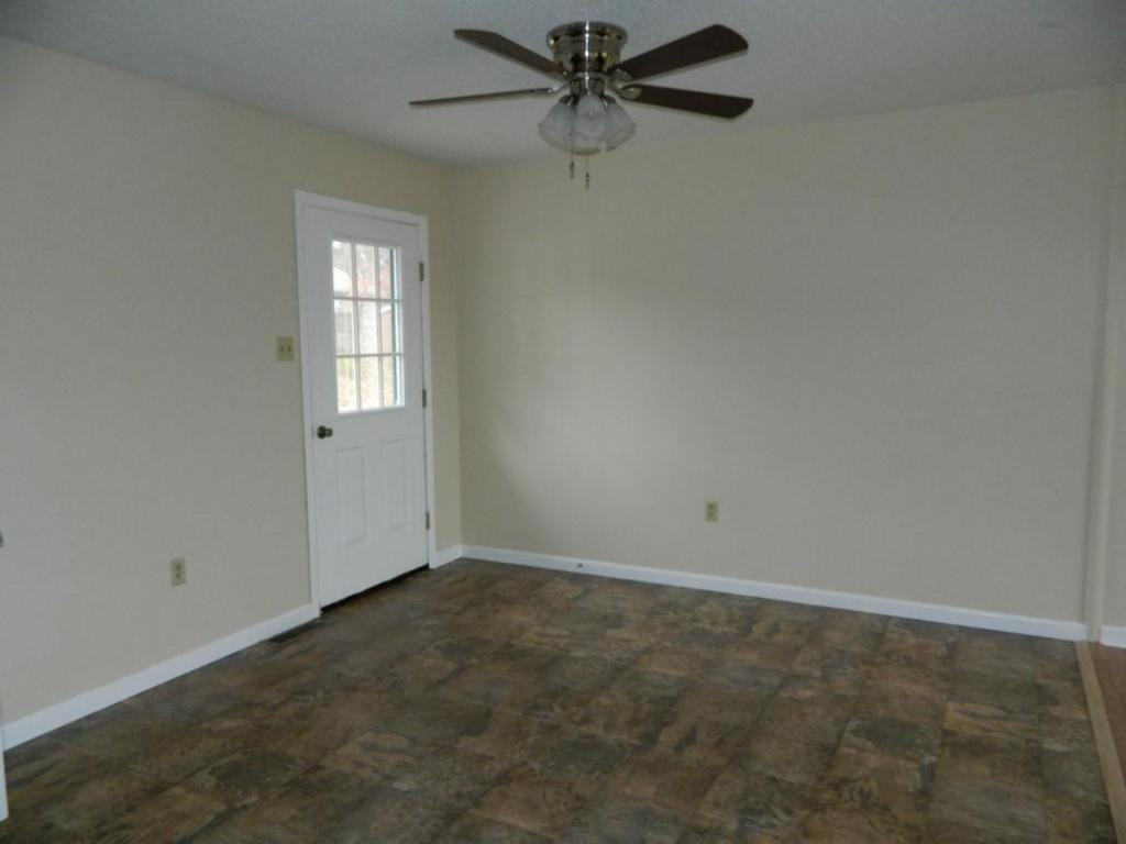 930 Ragle Street Church Hill, TN 37642 - Photo 5 of 20 Dining Area