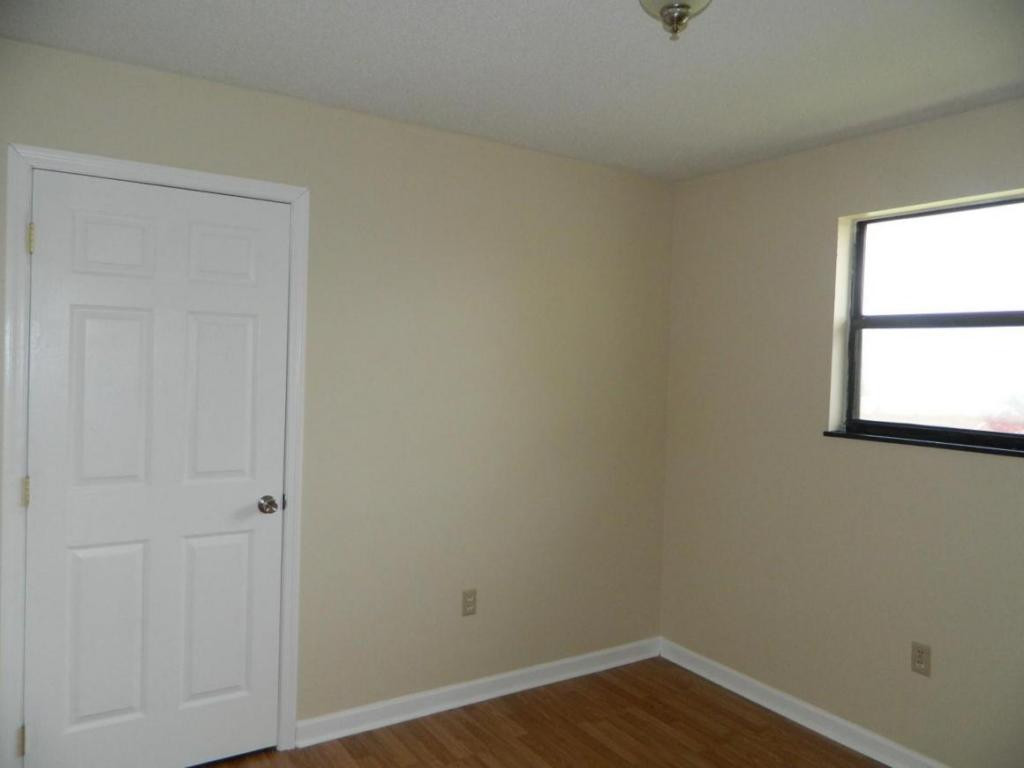 930 Ragle Street Church Hill, TN 37642 - Photo 10 of 20 Bedroom 3