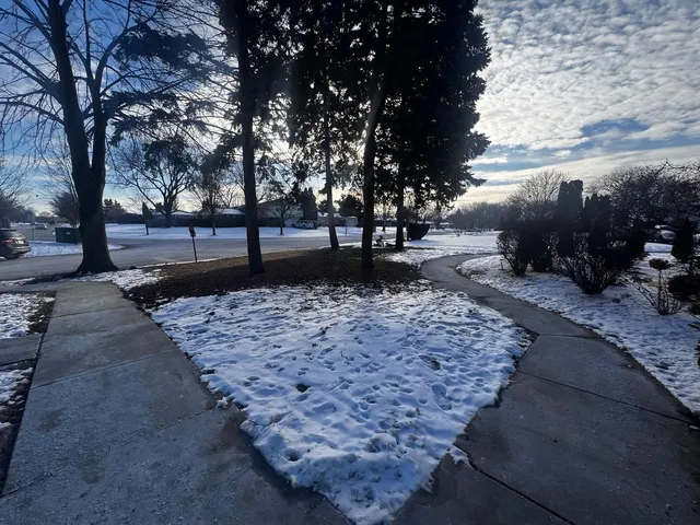 $222,500 | 2300 Old Tavern Road, Unit 205, Lisle, IL 60532