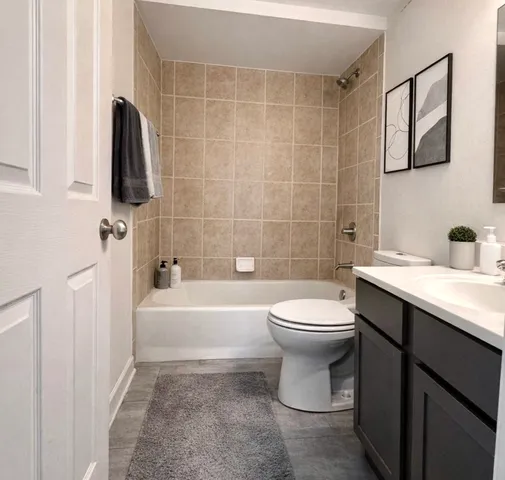 $222,500 | 2300 Old Tavern Road, Unit 205, Lisle, IL 60532