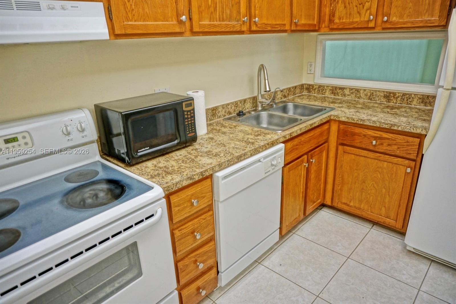 3740 Inverrary Drive, Unit 2N Lauderhill, FL 33319 - Photo 11 of 32