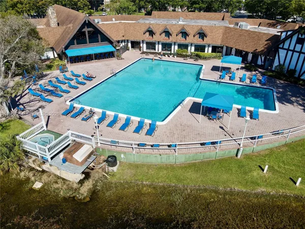 $1,399 | 3740 Inverrary Drive, Unit 2N, Lauderhill, FL 33319