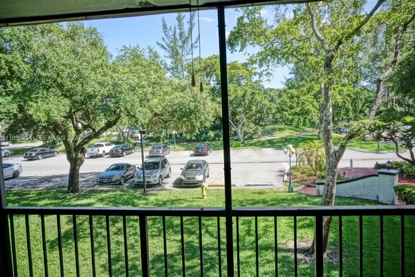 $1,399 | 3740 Inverrary Drive, Unit 2N, Lauderhill, FL 33319