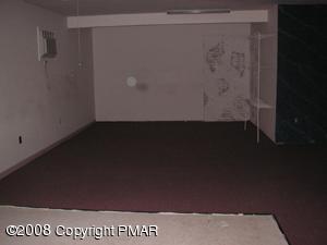 33 Old Timber Road Mount Pocono, PA 18344 - Photo 8 of 14 a view of cupboard