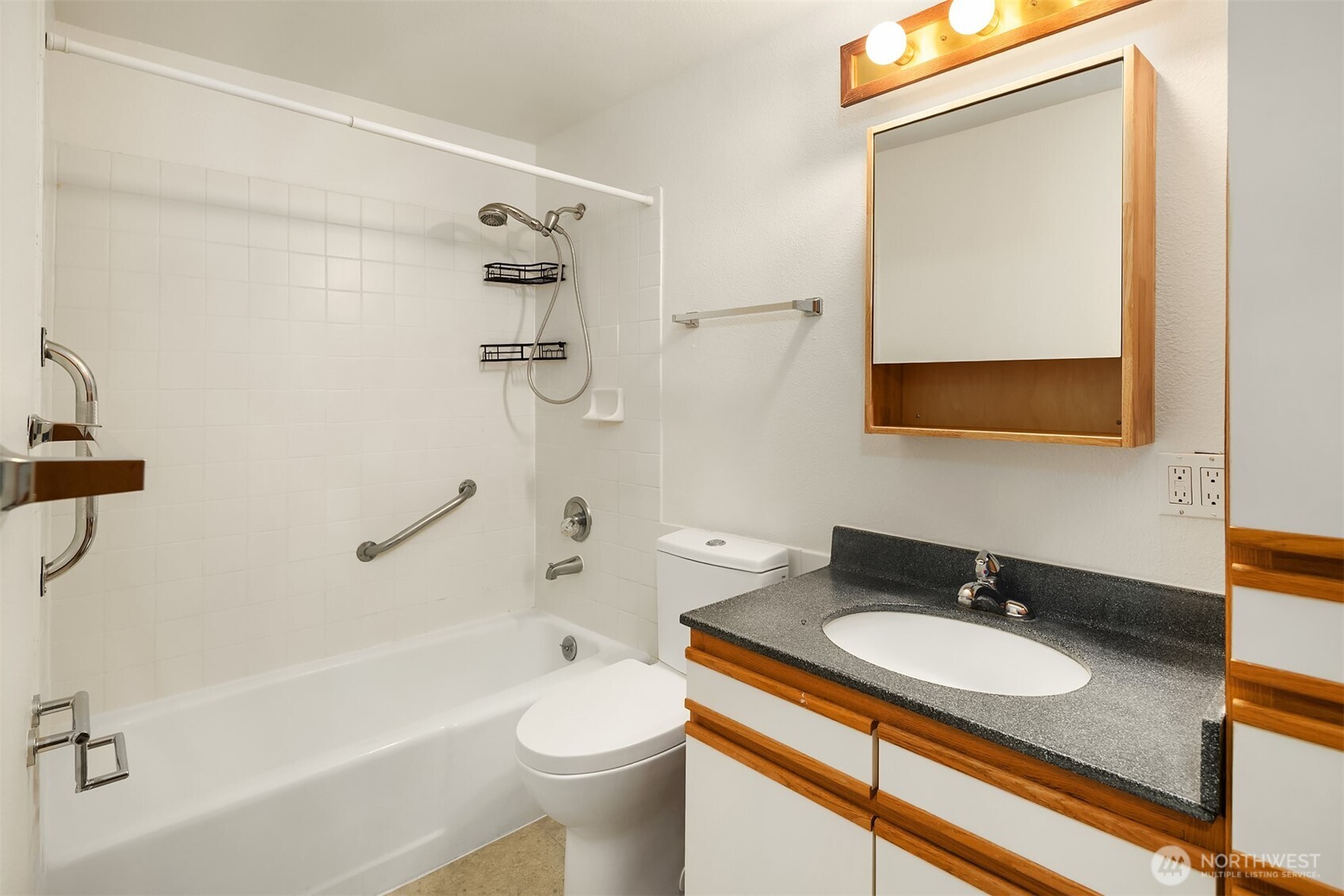 11469 Kallgren Road Northeast Bainbridge Island, WA 98110 - Photo 32 of 37 Gallery Image 32