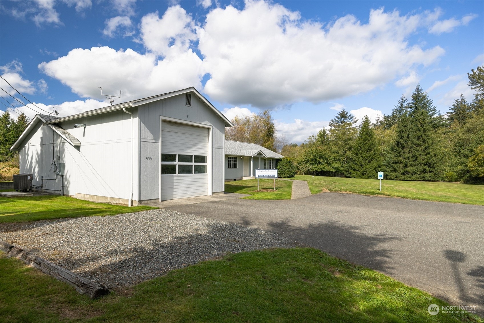 858 East Smith Road Bellingham, WA 98226 - Photo 15 of 40 Gallery Image 15