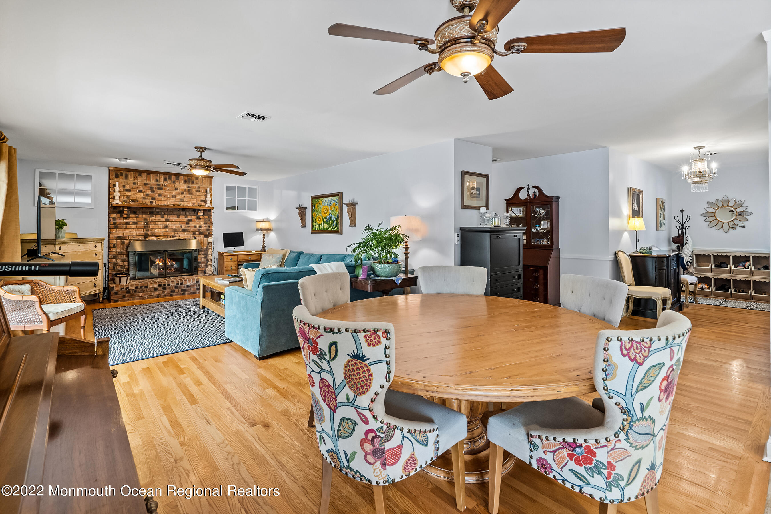 9 Lawrence Drive Brick, NJ 08724 - Photo 13 of 39 Living1a