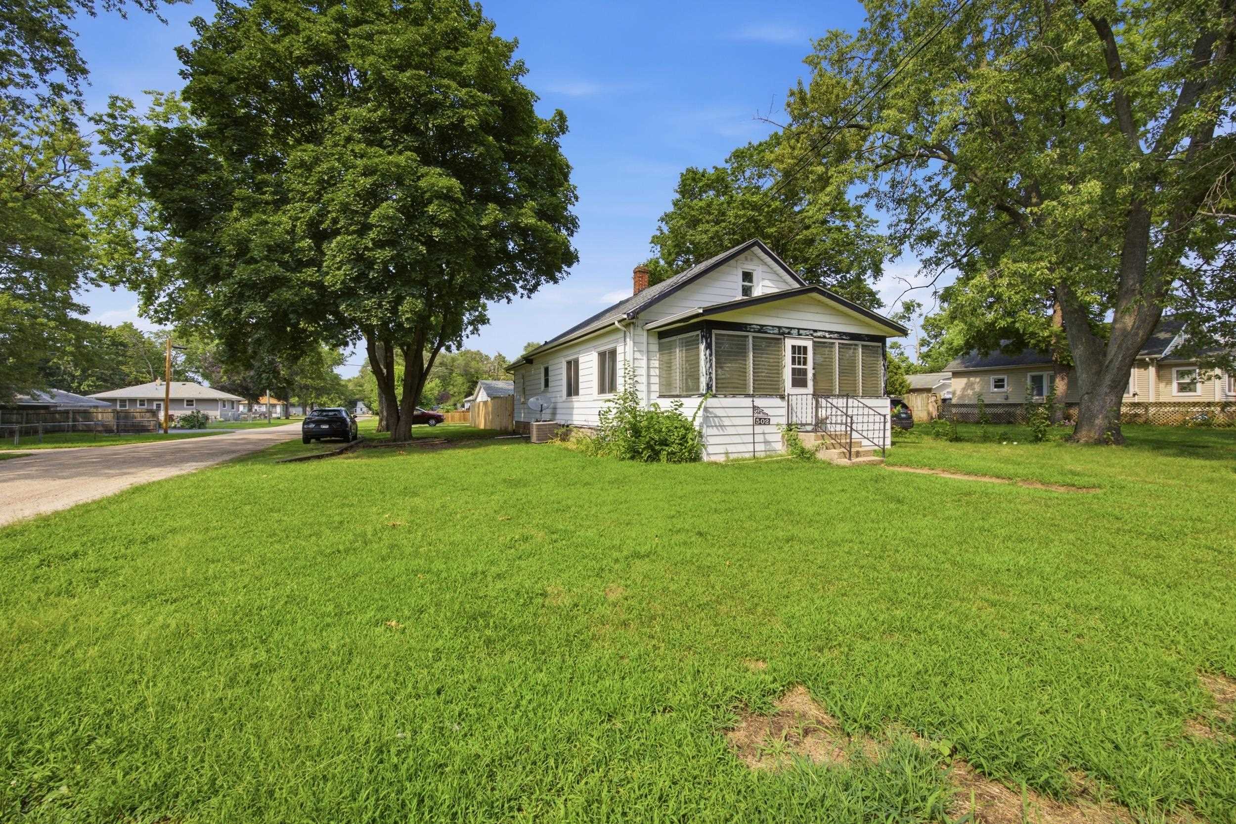 502 Barnum Road Rockford, IL 61109 - Photo 2 of 22 Gallery Image 2