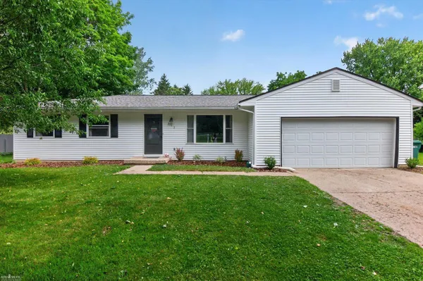 $269,900 | 313 Dutch Mill Drive, Flushing, MI 48433