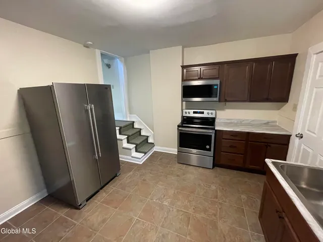 $499,900 | 7-9 Snowden Avenue, Bethlehem, NY 12054