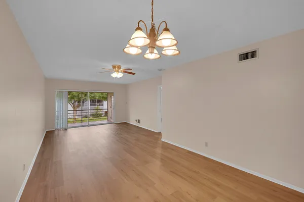 $1,600 | 2340 Southwest 22nd Avenue, Unit 306, Delray Beach, FL 33445