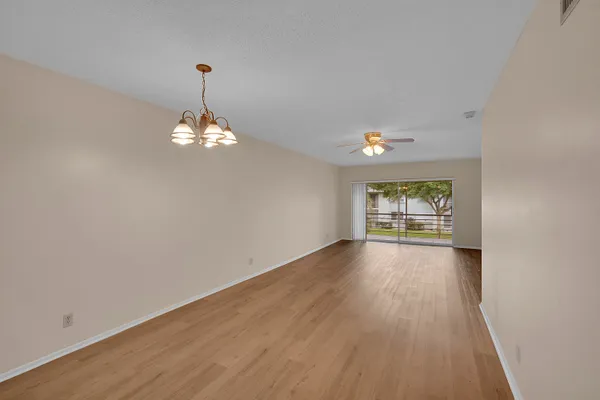 $1,600 | 2340 Southwest 22nd Avenue, Unit 306, Delray Beach, FL 33445