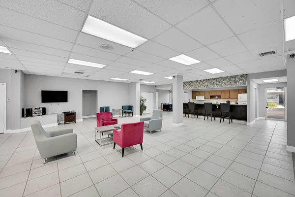 $1,600 | 2340 Southwest 22nd Avenue, Unit 306, Delray Beach, FL 33445