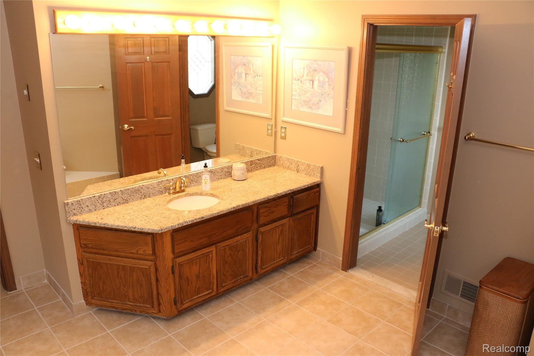 3660 Edinborough Drive Rochester, MI 48306 - Photo 52 of 68 Primary suite bathroom continued