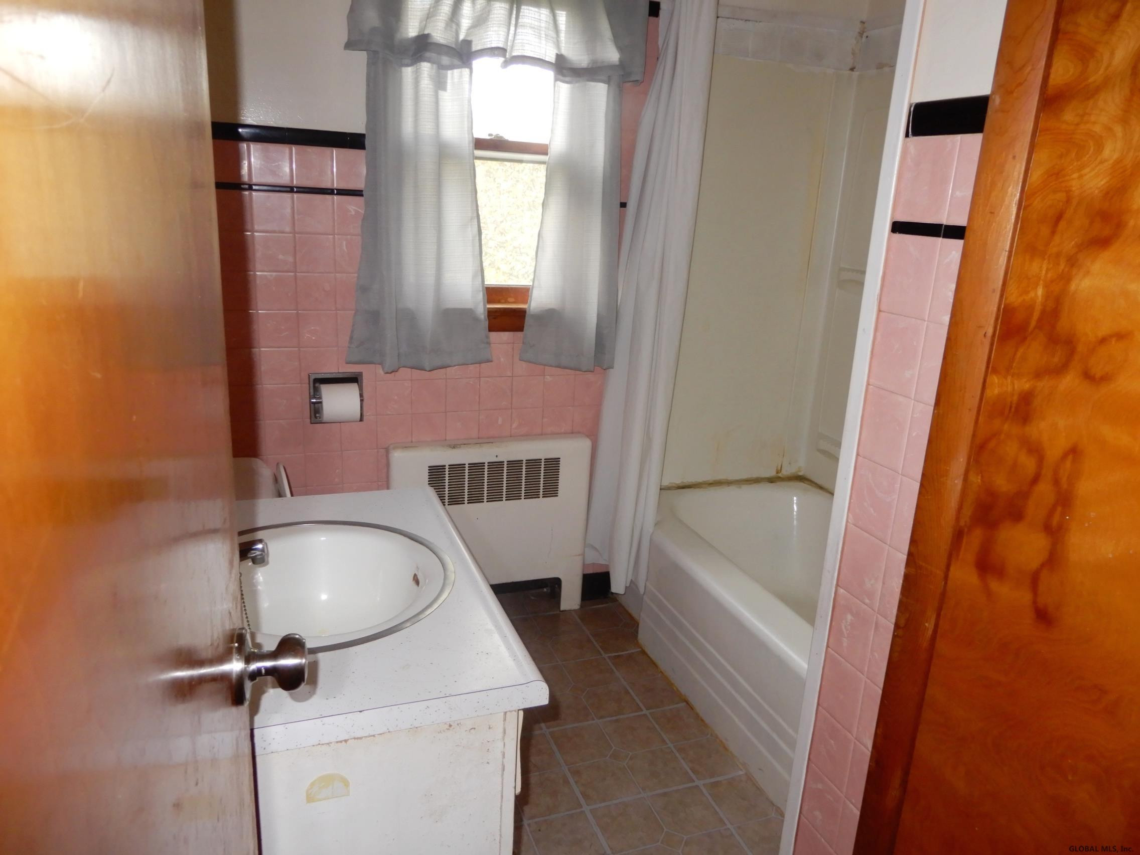 107 Haughney Road Troy, NY 12182 - Photo 5 of 15 Photo 5