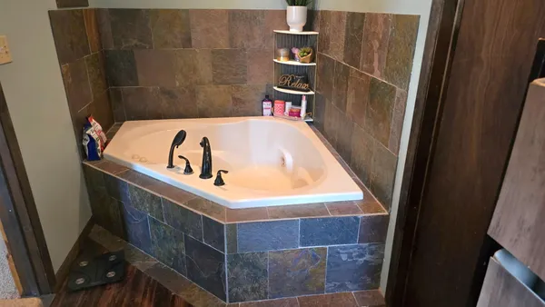 $139,900 | 842 South Prairie Avenue, Fairmont, MN 56031