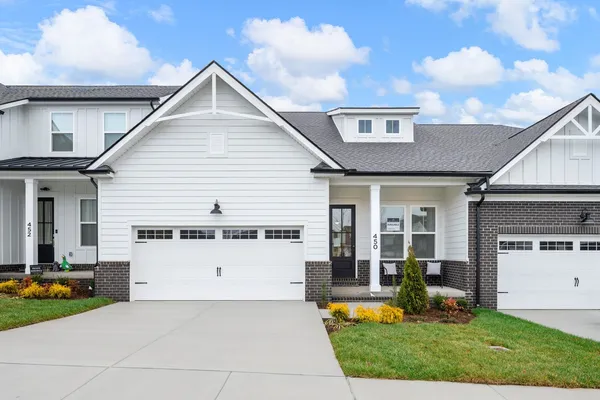 $674,990 | 460 Buckwood Avenue West, Thompson's Station, TN 37179