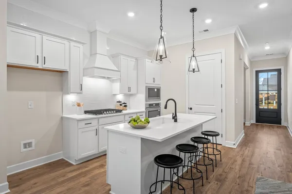 $674,990 | 460 Buckwood Avenue West, Thompson's Station, TN 37179