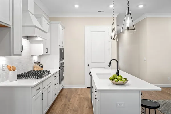 $674,990 | 460 Buckwood Avenue West, Thompson's Station, TN 37179