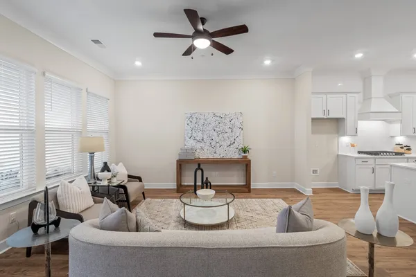 $674,990 | 460 Buckwood Avenue West, Thompson's Station, TN 37179
