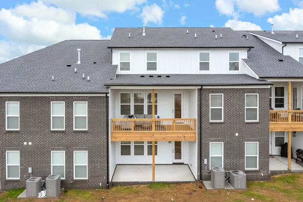 $674,990 | 460 Buckwood Avenue West, Thompson's Station, TN 37179