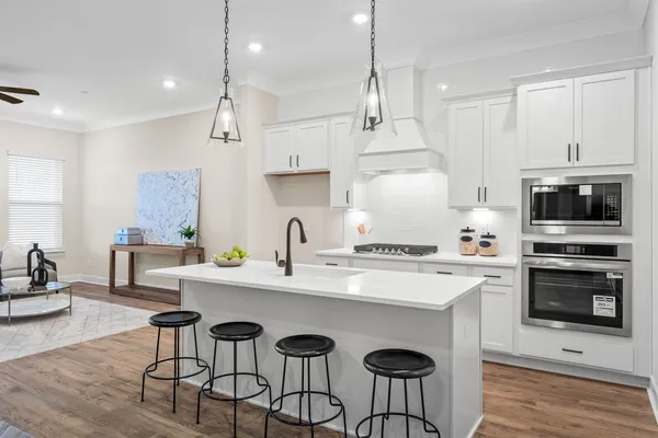 $674,990 | 460 Buckwood Avenue West, Thompson's Station, TN 37179