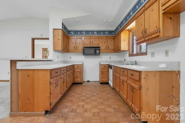 $475,000 | 416 Kanasgowa Drive, Brevard, NC 28712