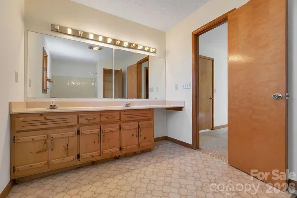 $475,000 | 416 Kanasgowa Drive, Brevard, NC 28712